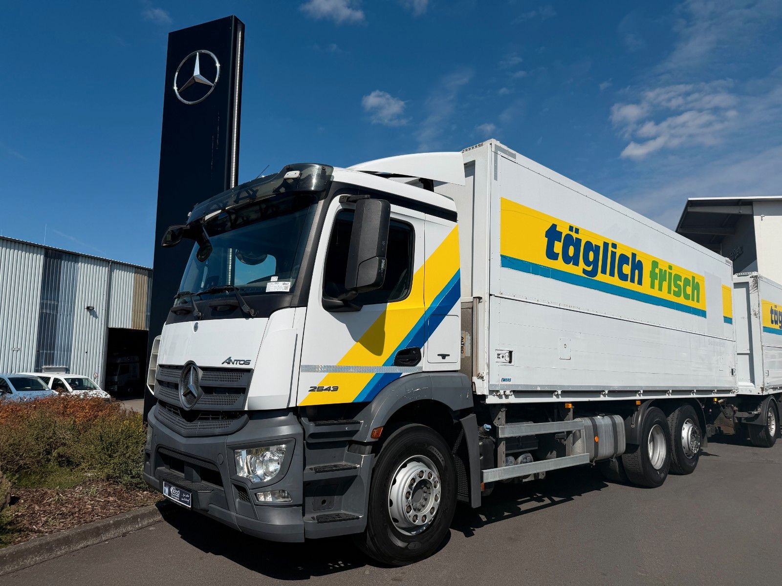 Fahrzeugabbildung Mercedes-Benz Antos 2543 L Schwenkwand LBW BÄR 2.500kg AHK
