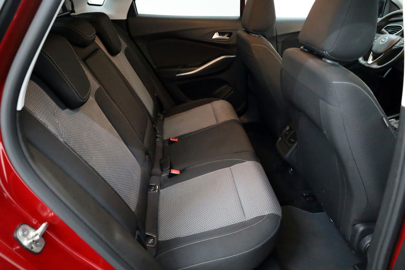 Fahrzeugabbildung Opel Grandland (X) Opel 2020 LED,Kamera,AHK,SR+WR