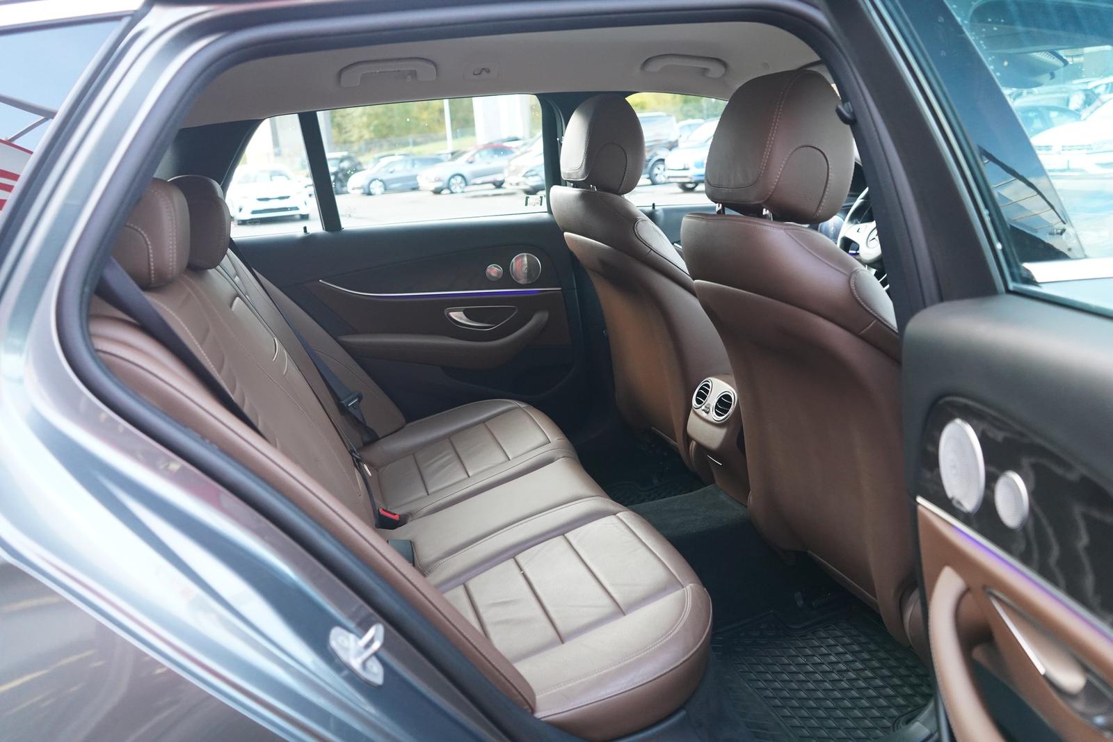 Mercedes-Benz E220 dT-Modell Avantgarde Klimaaut. Navi LED AHK