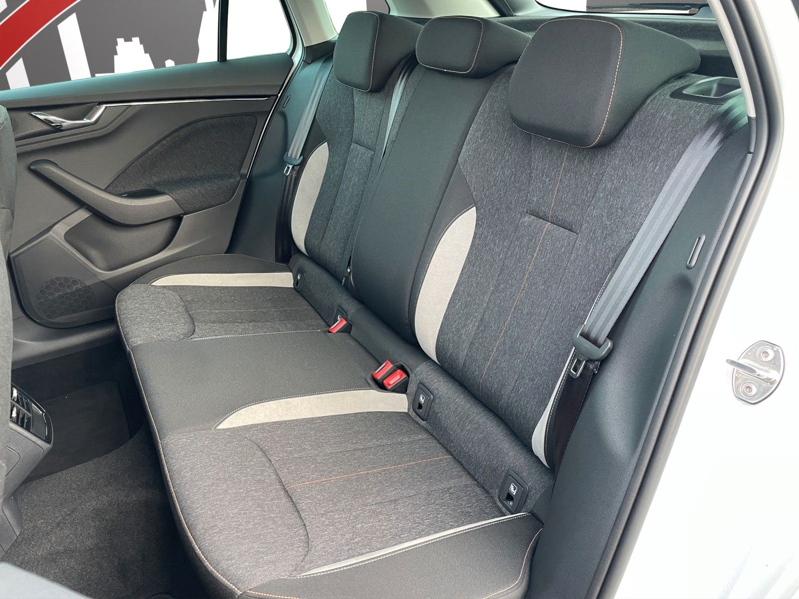 Fahrzeugabbildung SKODA Kamiq Style 1.0 TSI DSG LED/SHZ/APP/RFK