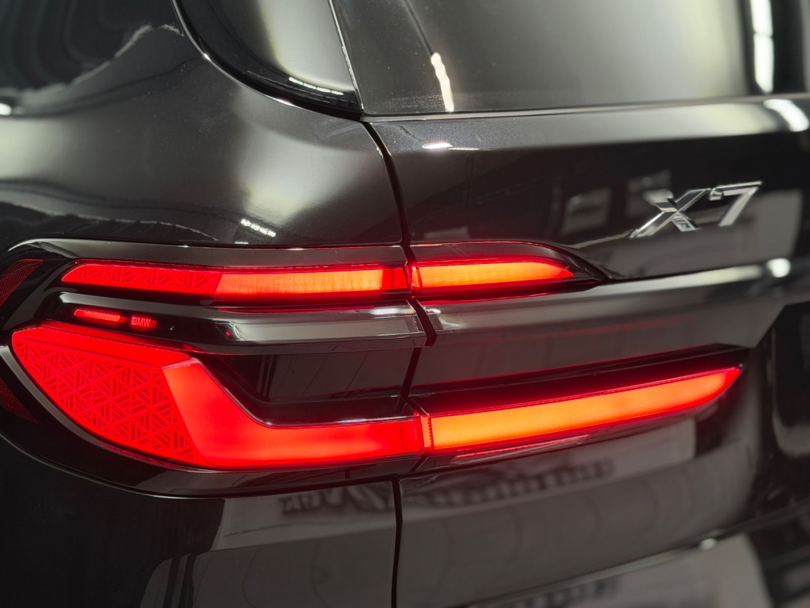 Fahrzeugabbildung BMW X7 xDrive 40d M SPORT PRO|LUFT|PANO|7-SITZER|AHK