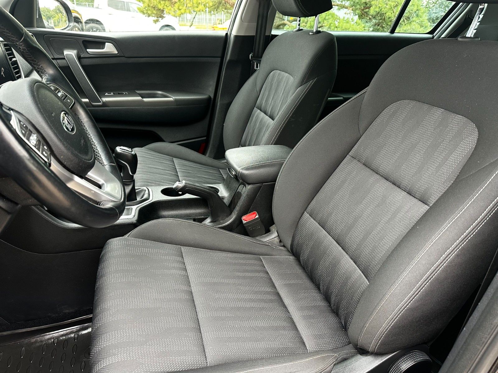 Fahrzeugabbildung Kia Sportage 2WD, Klimaaut., Shz, Cam.
