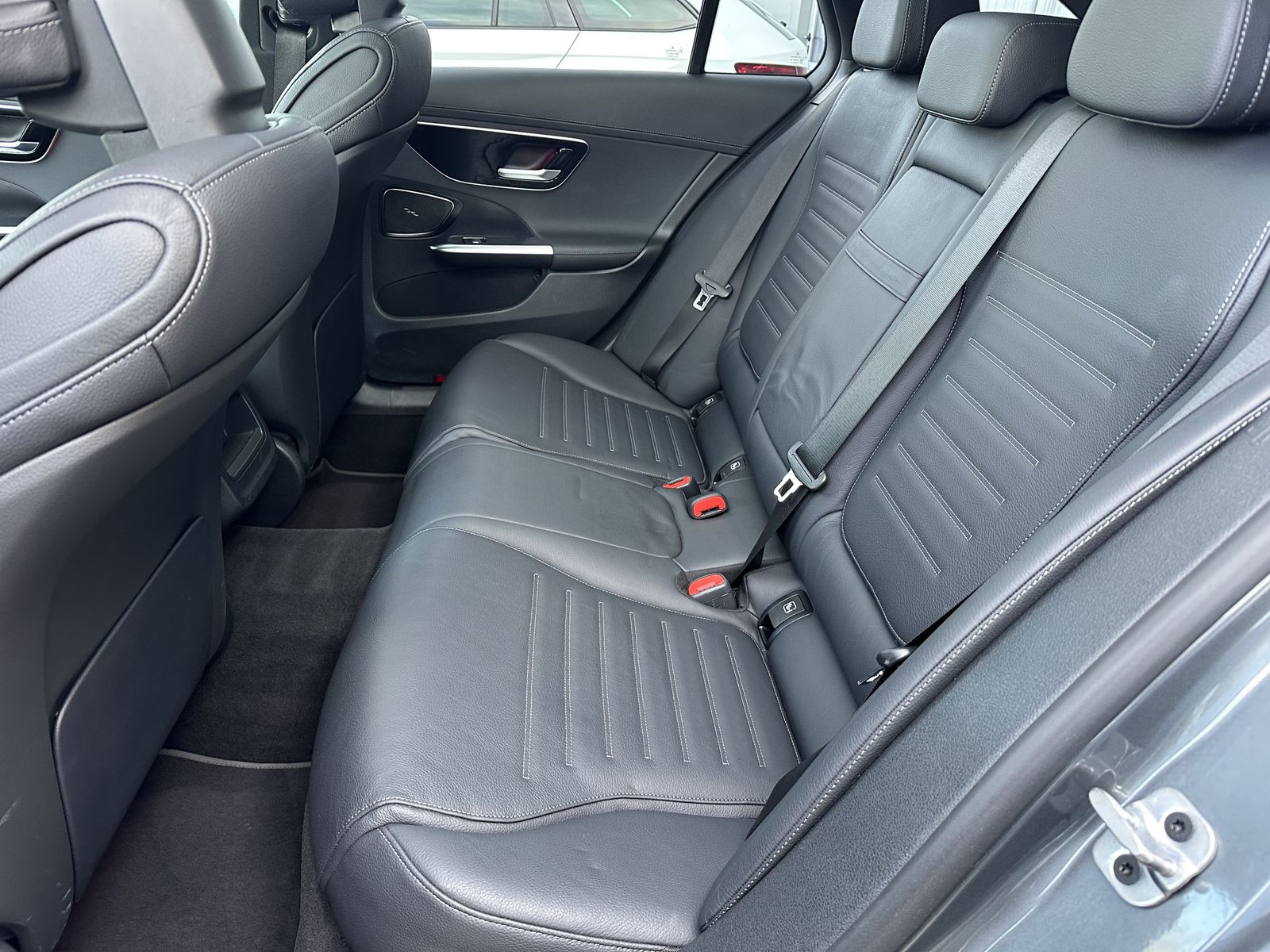 Fahrzeugabbildung Mercedes-Benz C 220d T AMG-Line NAV+LED+360°+HEADUP+PANO+VCOCK