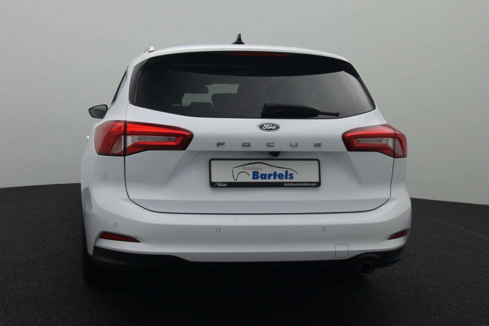 Fahrzeugabbildung Ford Focus Turnier 1.0 Titanium