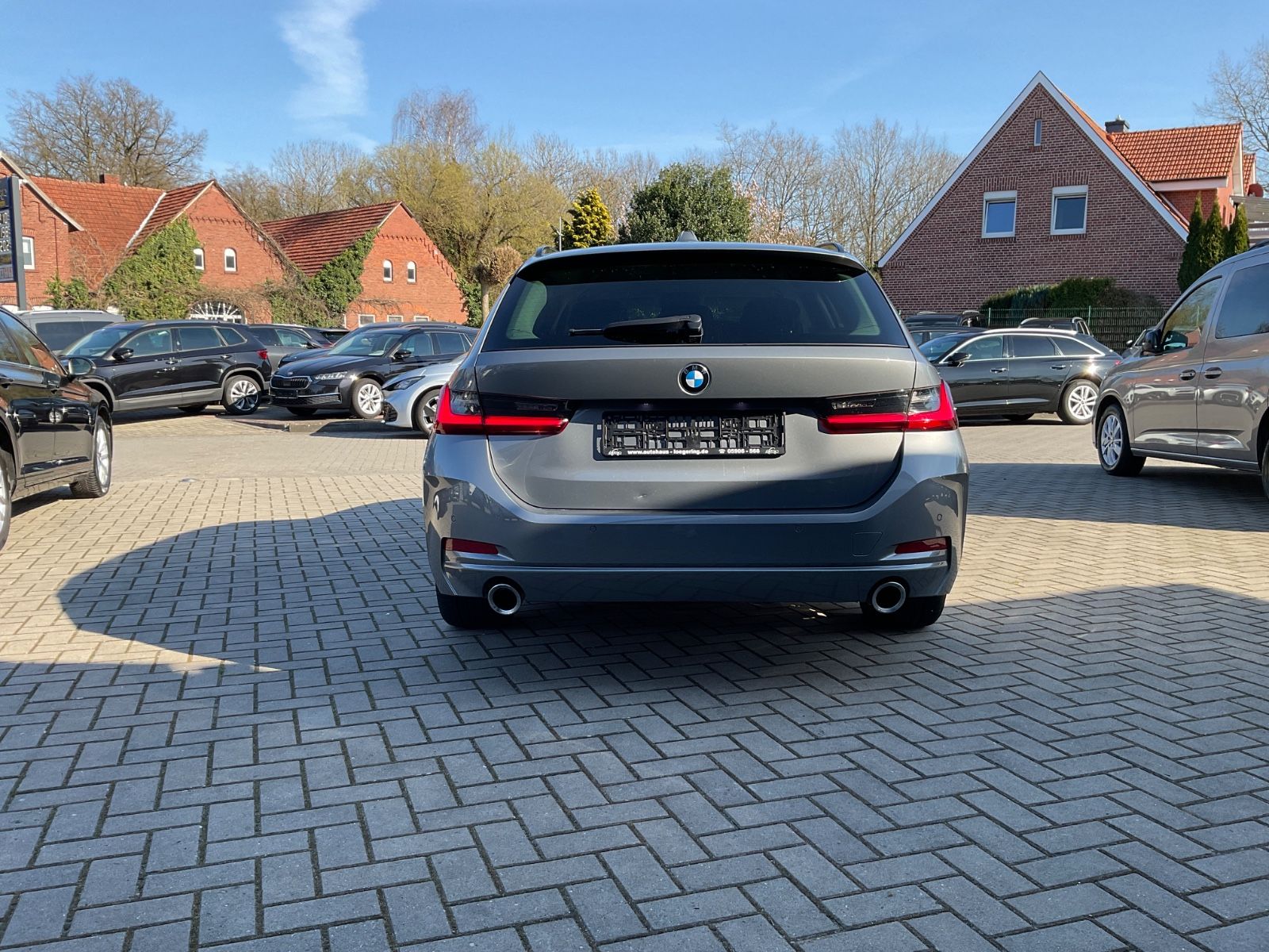 Fahrzeugabbildung BMW 320d xDrive Touring Auto,LED,Navi,CarPlay,Spur