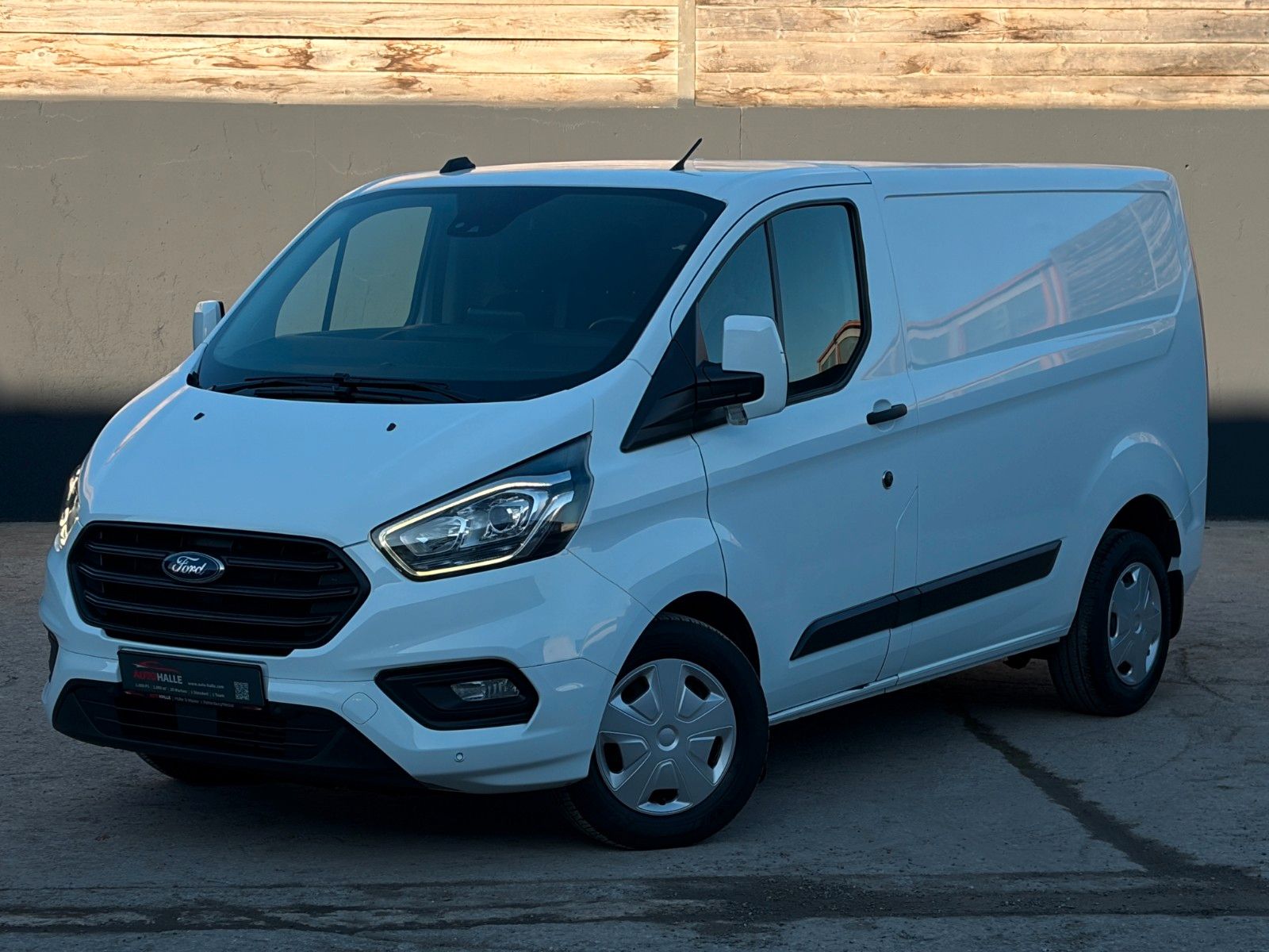 Fahrzeugabbildung Ford Transit Custom Kasten 340 L1 Trend Auto. StHz