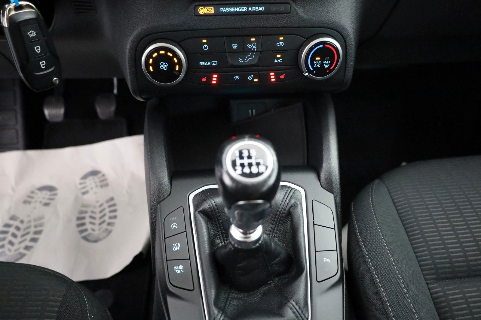 Fahrzeugabbildung Ford Focus Lim. Trend SH,PDC,8 fach bereift
