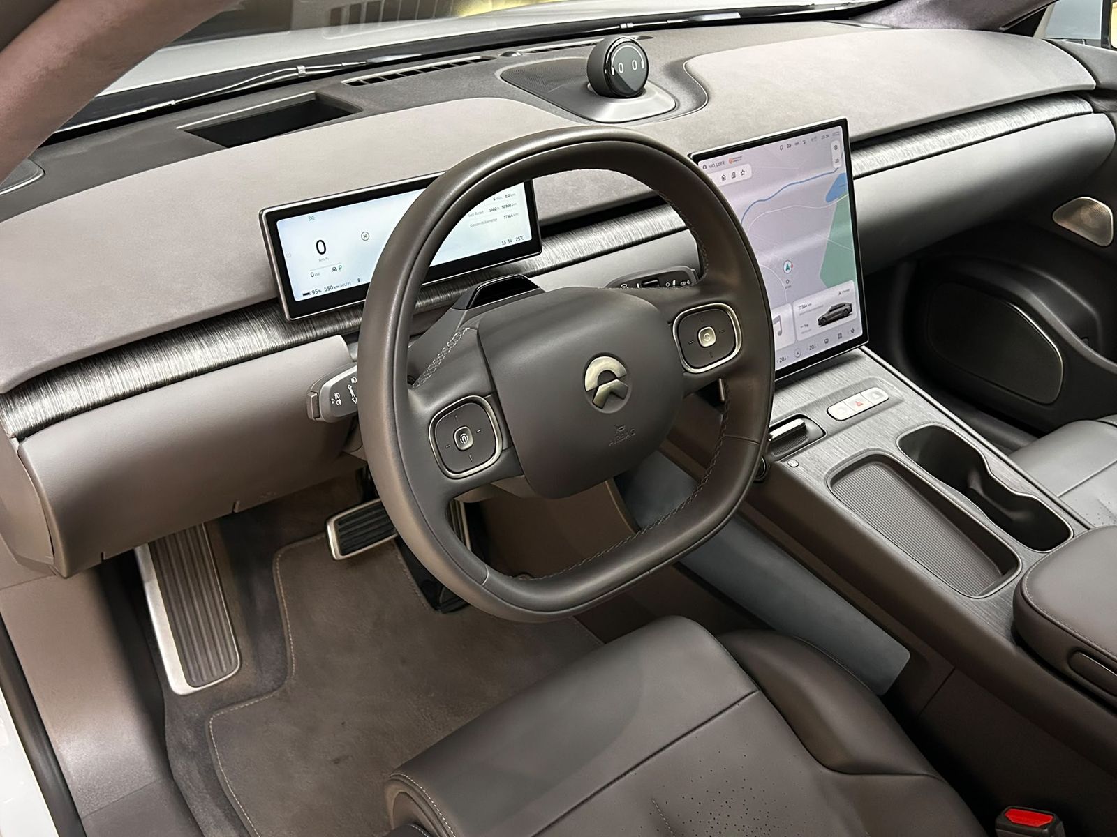 Fahrzeugabbildung NIO ET7 AWD BATTERI INKL PANO+HEAD+360+ACC+LED+AHK+