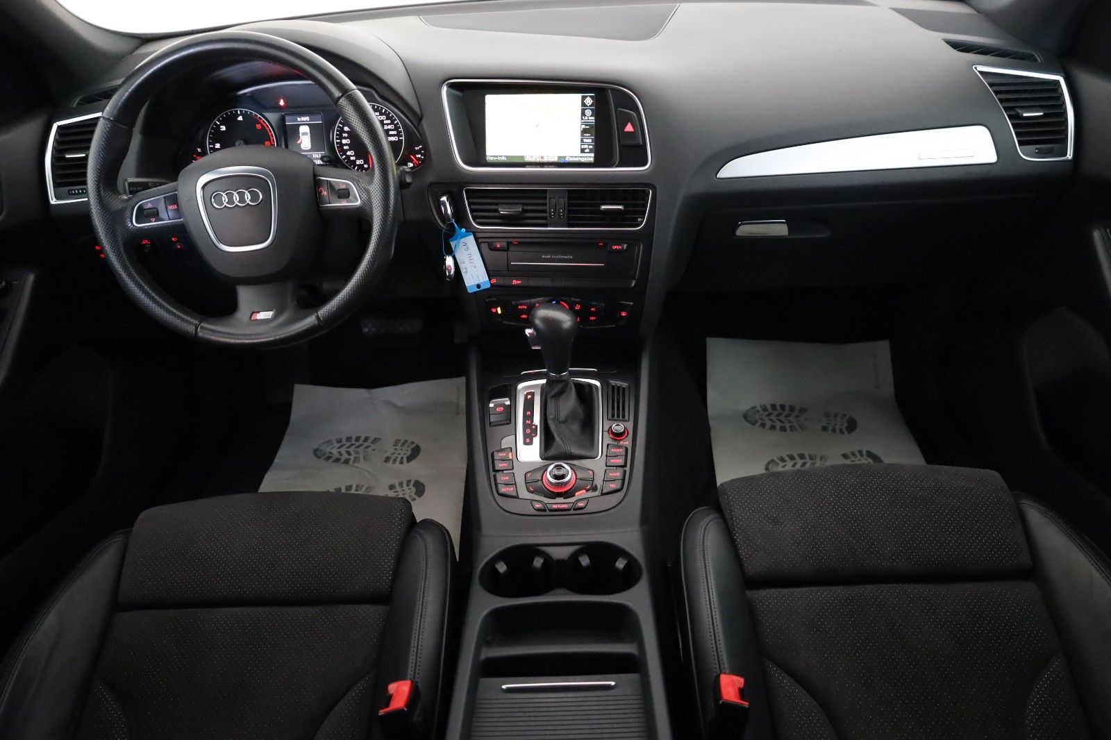 Fahrzeugabbildung Audi Q5 2.0 TDI quattro S line T.Leder,Navi,SH,20"