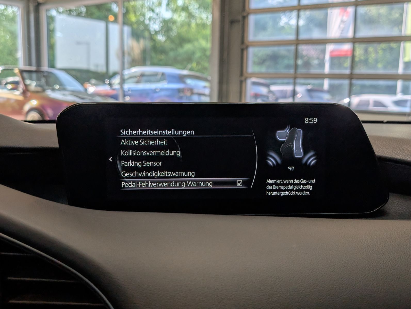 Fahrzeugabbildung Mazda 3 2.0 Skyactive-G Homura HUD Navi LED Kamera ACC