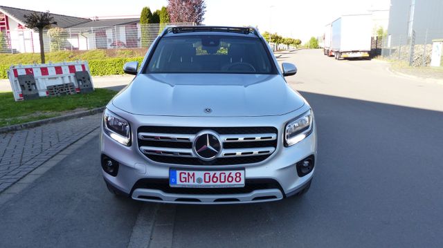 MERCEDES-BENZ GLB 200 d Style, Pano, 7-Sitzer,1.Hand