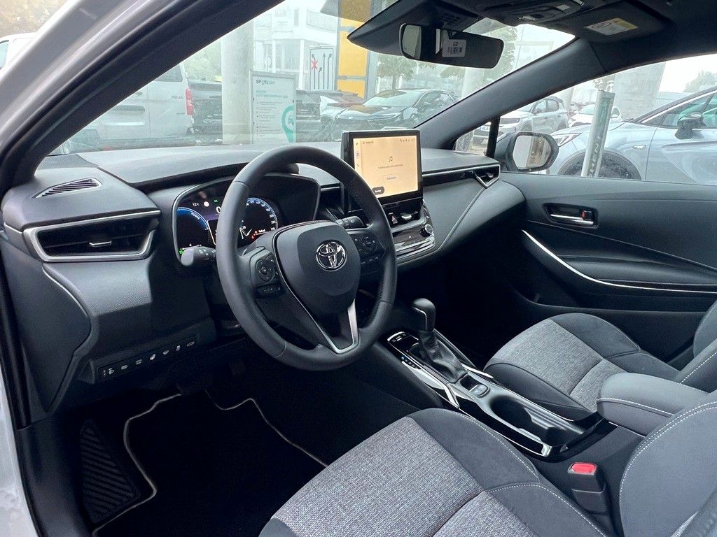 Fahrzeugabbildung Toyota Corolla TS 1.8 Hybrid Teamplayer Technikpaket