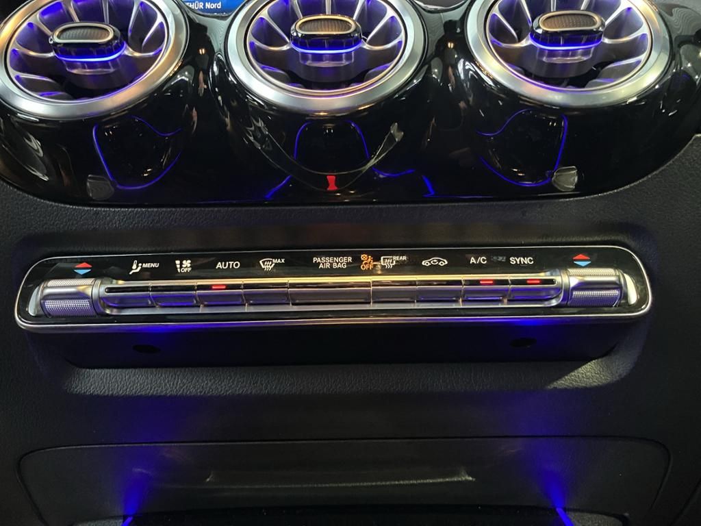 Fahrzeugabbildung Mercedes-Benz GLA 200 AMG*NIGHT*PANO*AHK*KEYL*BURM*360°KAMERA