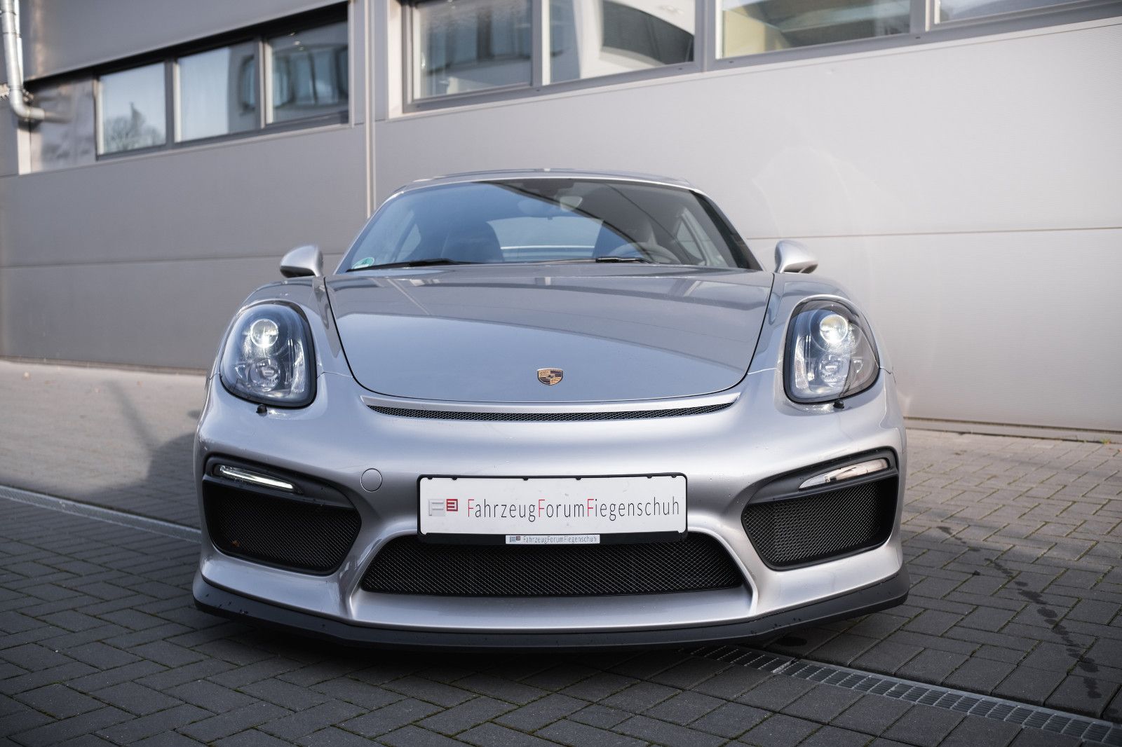 Fahrzeugabbildung Porsche Cayman GT4-Steuer ausw.-wenig KM-Approved