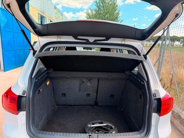 Volkswagen Tiguan - 10