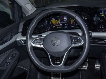 Volkswagen Golf - 8