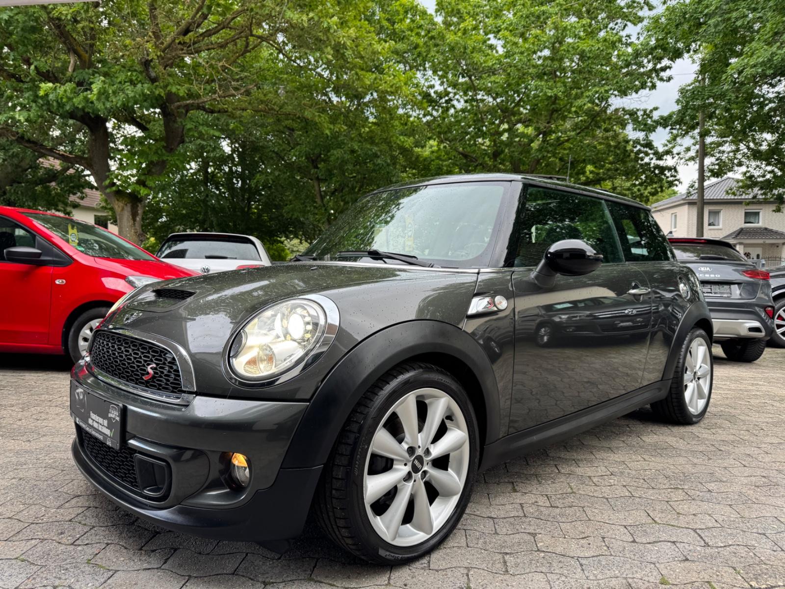 MINI Mini Cooper SD. 2.0 D.Pano-Dach+Leder+Navi+Shzg