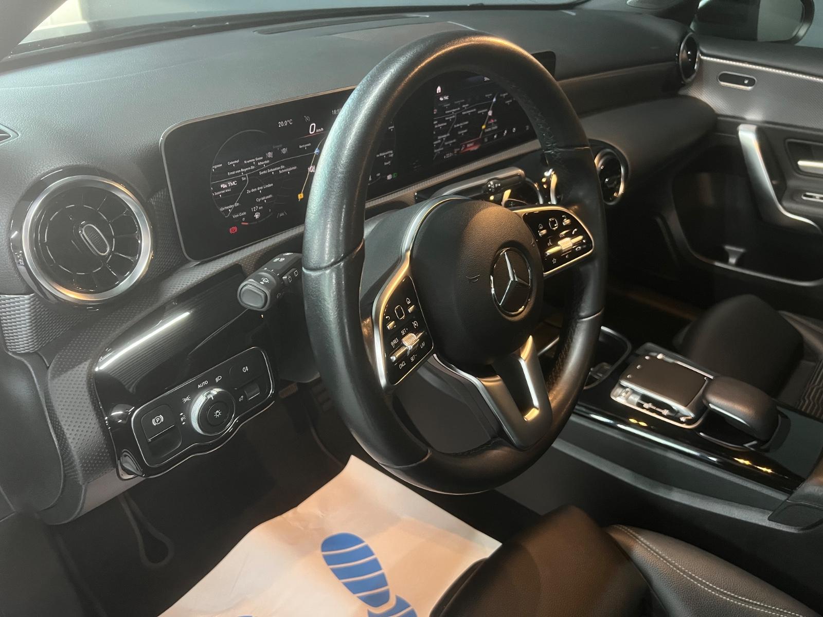Mercedes-Benz A 220 LED Widescreen MBUX Navi SHZ Parkassistent