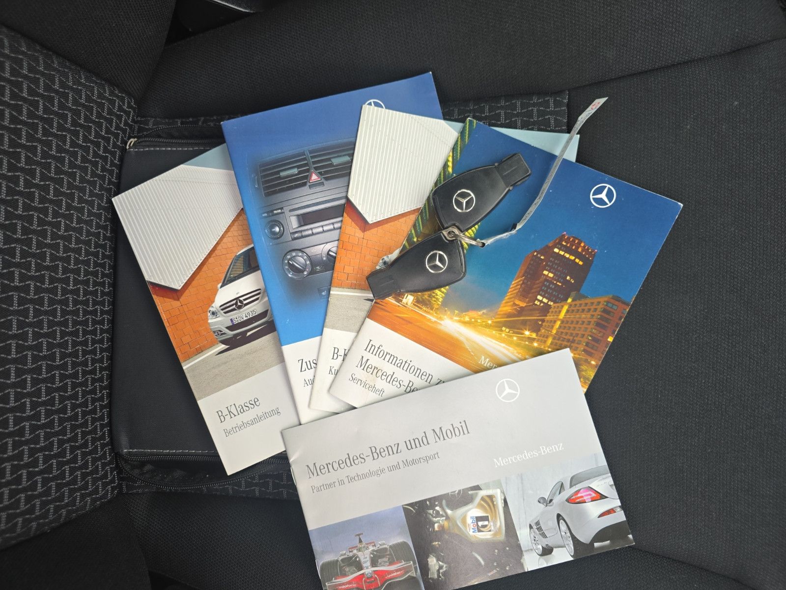 Fahrzeugabbildung Mercedes-Benz B -Klasse 200 AUTOMATIK SERVICE NEU TEMP KLIMA