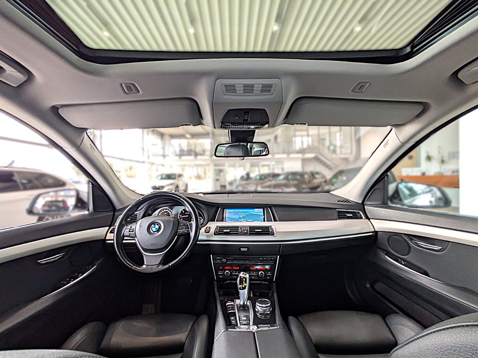 Fahrzeugabbildung BMW 530d GT xDRIVE LEDER PANO NAVI HiFi HUD STANDH.