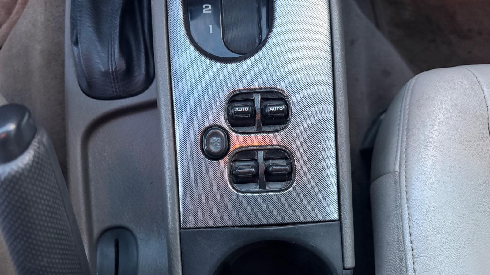Jeep Cherokee 2005 — фото 29
