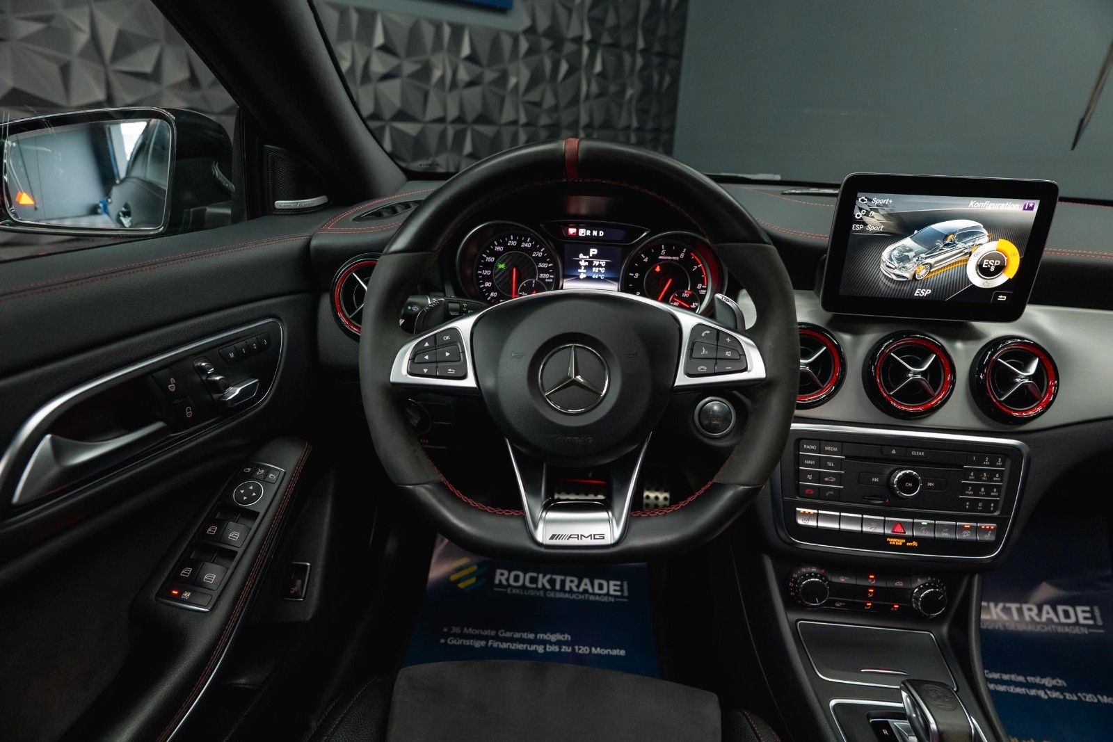 Fahrzeugabbildung Mercedes-Benz CLA 45 AMG 4Matic Performance Night *Pano*LED*