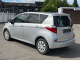 Toyota Verso-S Life 1.33 Automatik Klima Navi RKam Pano - Toyota Verso-S Gebrauchtwagen