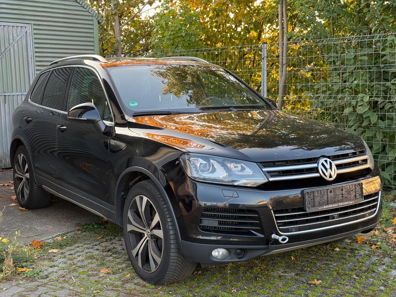 Volkswagen Touareg 2012 — interior