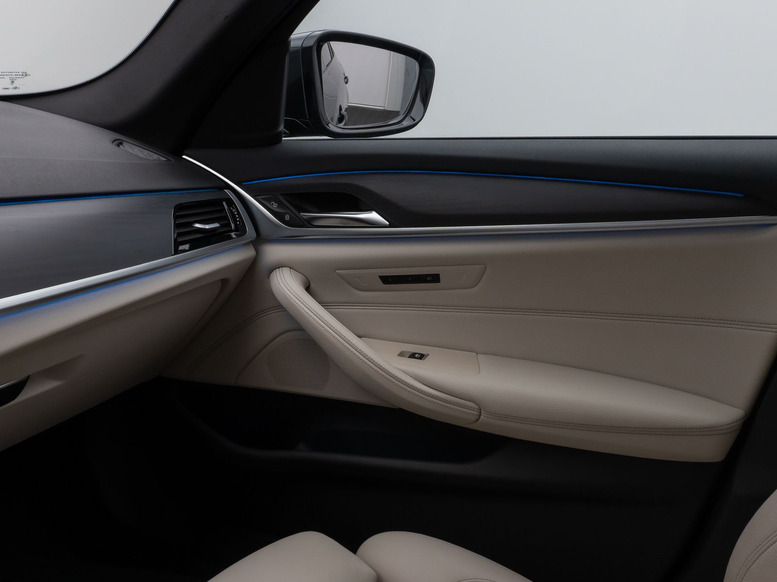 Fahrzeugabbildung BMW 530e xD M Sport Kamera Laser HUD DAB Komfort AHK