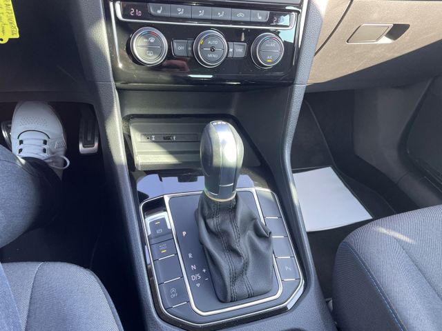 Golf Sportsvan VII Join AHK-klappbar Navi Sounds