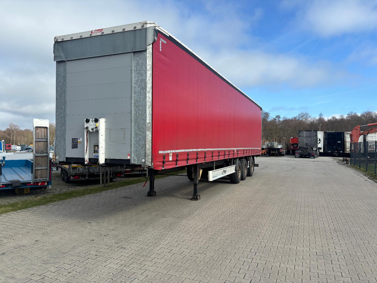 Fliegl SDS 380 Roadrunner Staplerhalterung Lenkachse