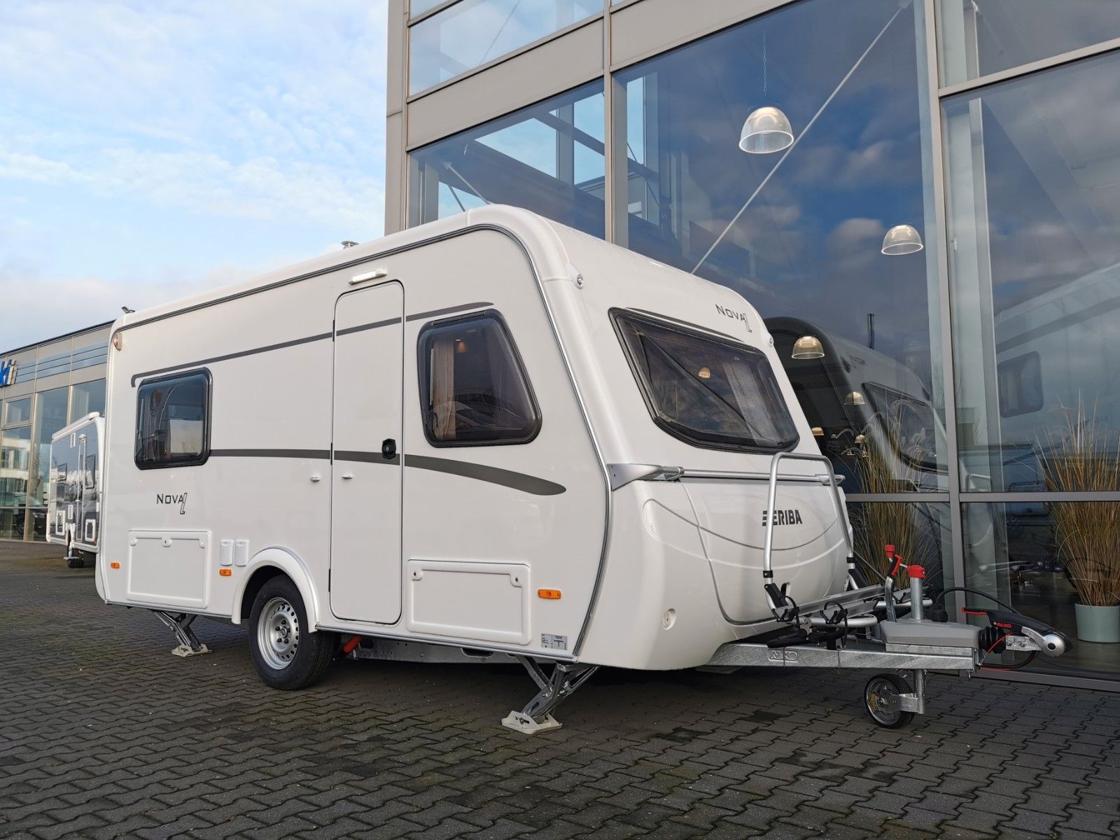 Fahrzeugabbildung HYMER / ERIBA / HYMERCAR NOVA LIGHT 465 2024