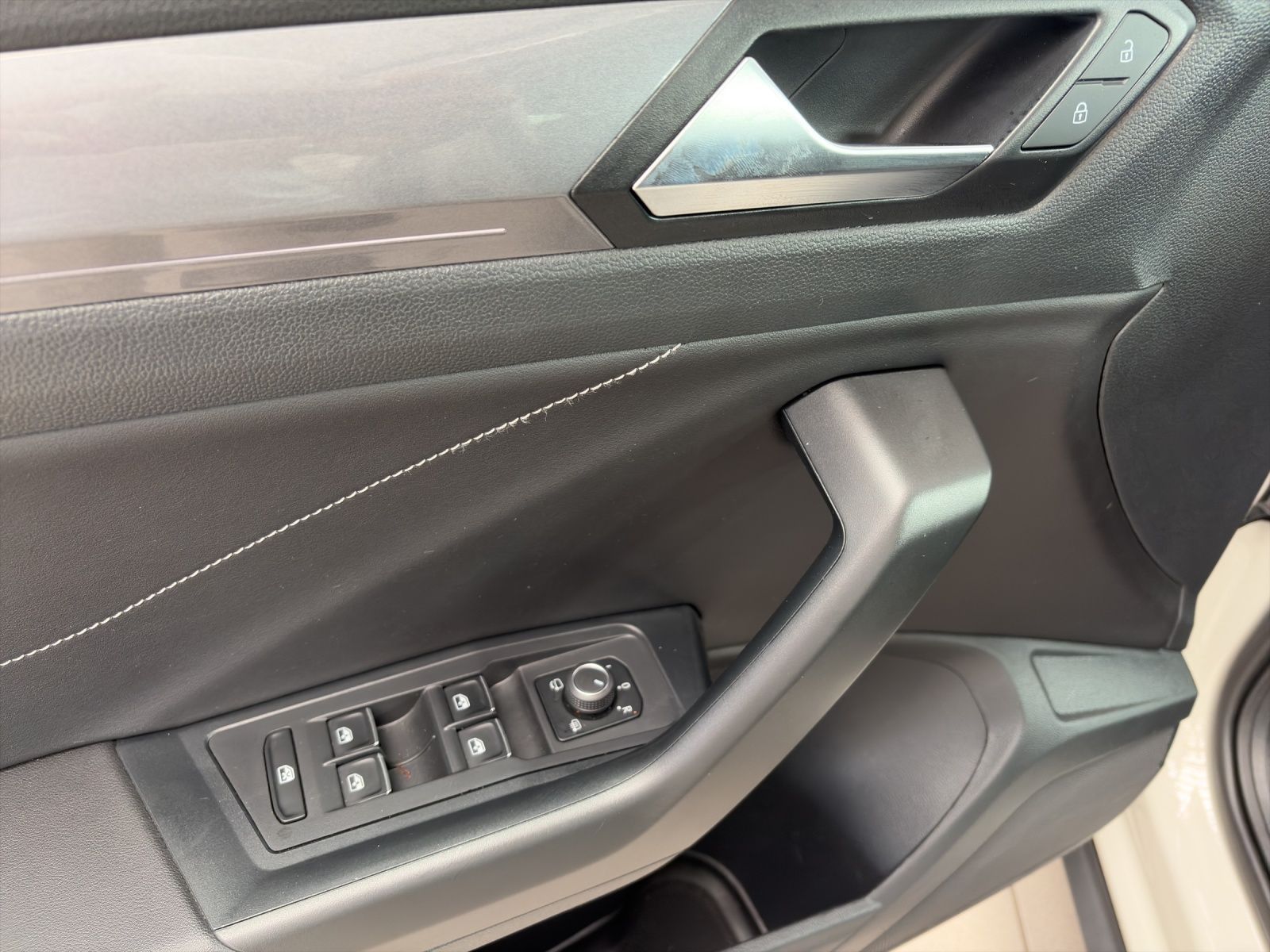 Volkswagen T-Roc - Bild 8