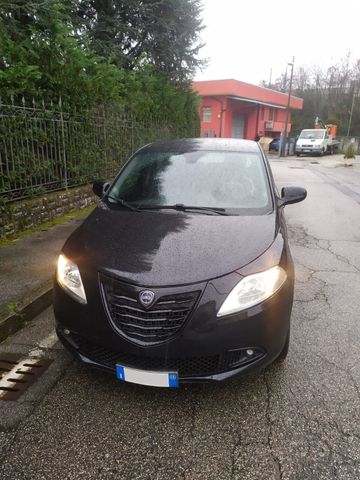 Lancia LANCIA Ypsilon 1.2 69 CV 5p GPL Ecochic Gold BOM