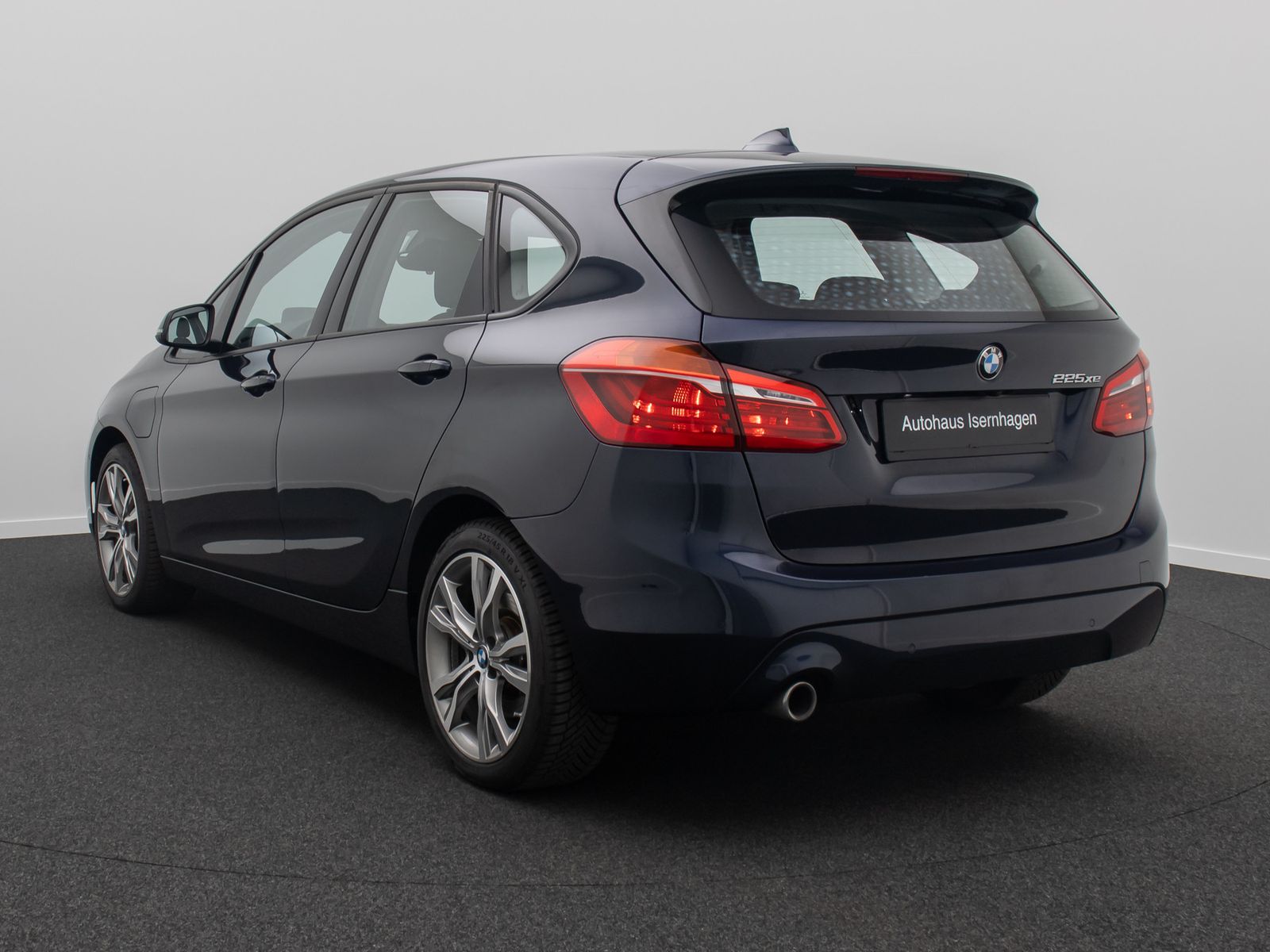 Fahrzeugabbildung BMW 225 Active Tourer iPerf ACC Kamera HUD DAB 18"