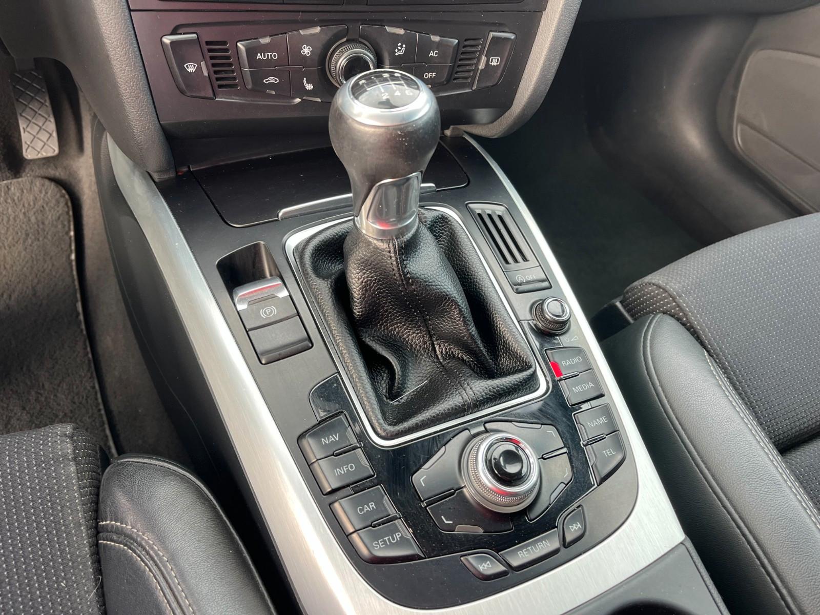 Audi A4 2011 — photo 18