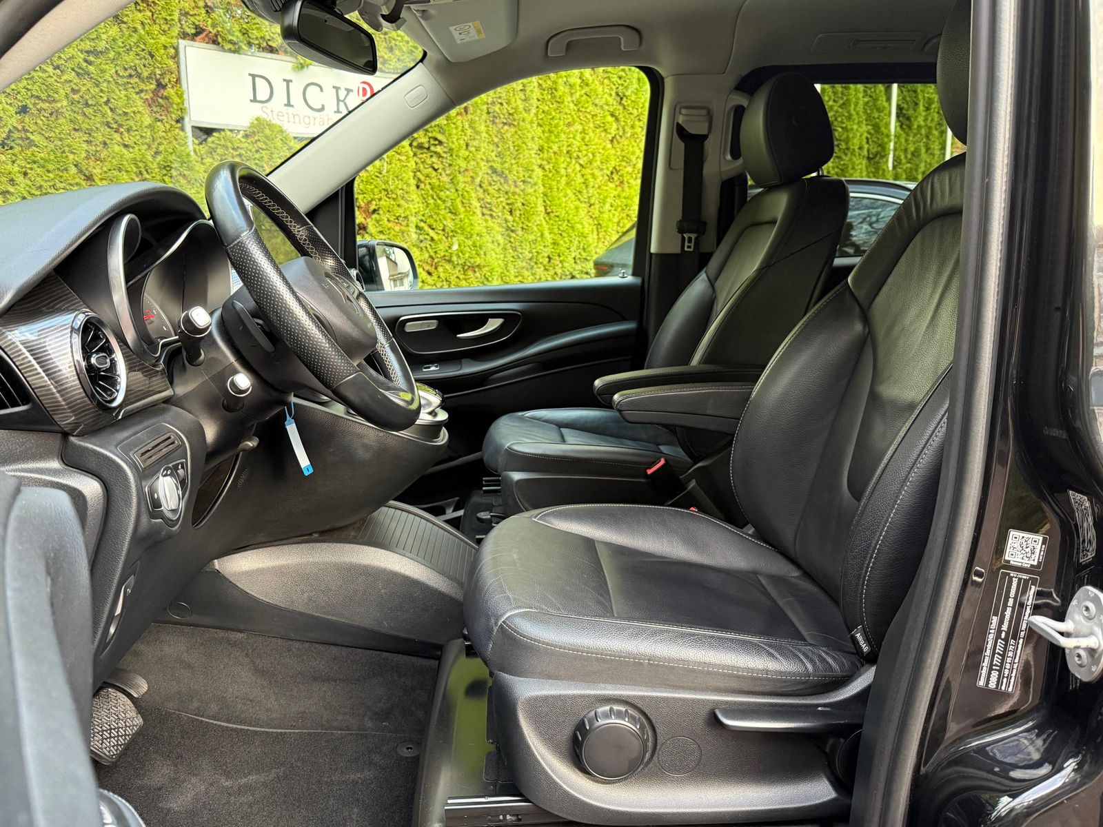 Fahrzeugabbildung Mercedes-Benz V 300 d 9G Avantg Extralang LED+SHZ+KAM+LEDER+8S