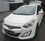 Hyundai i30 1.4CRDi gepfl. Nichtraucherfahrz. mit TÜV - Hyundai i30 mit Diesel-Antrieb: Limousine, 1.4
