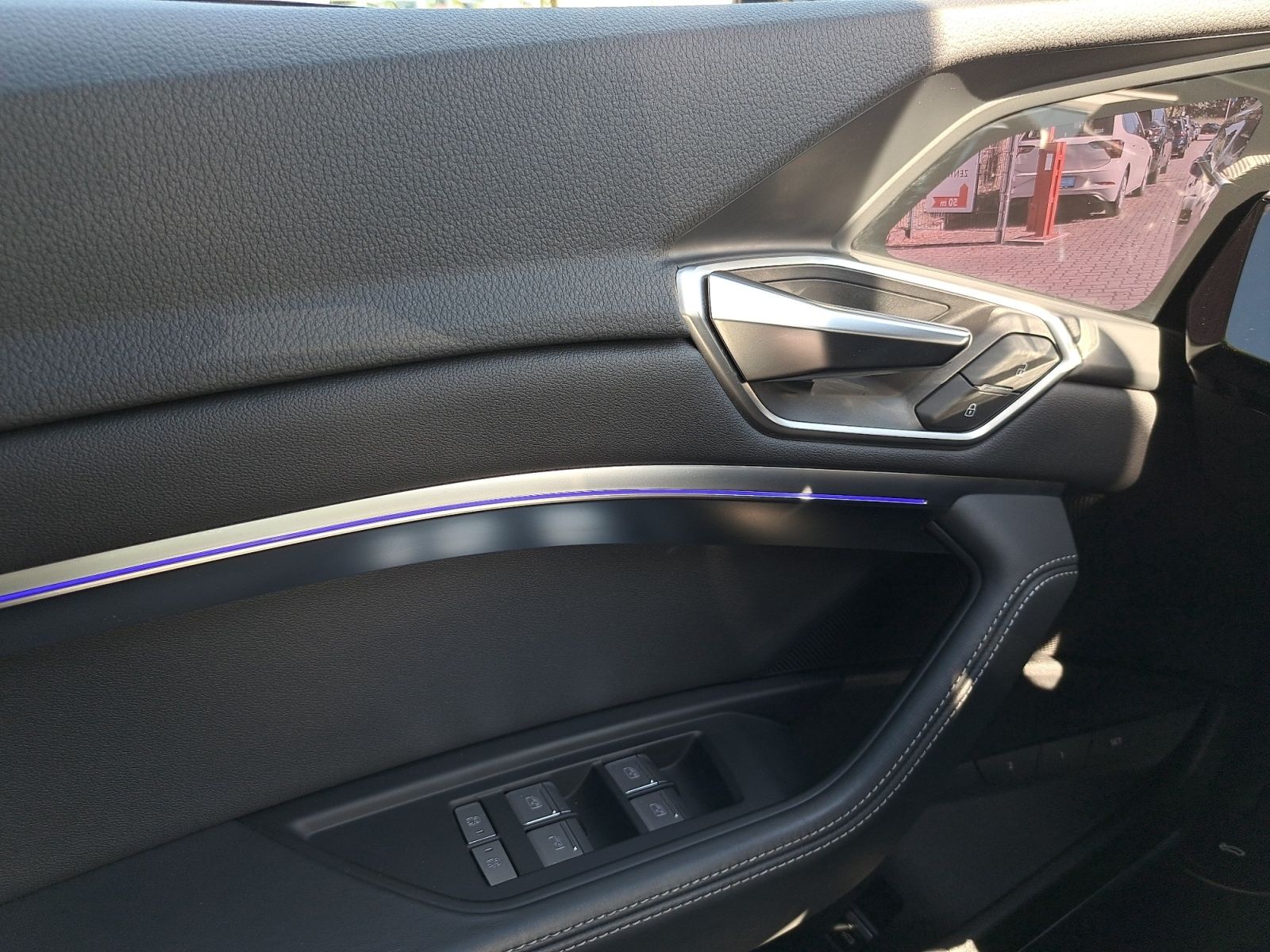 Audi Q8 e-tron - Bild 16