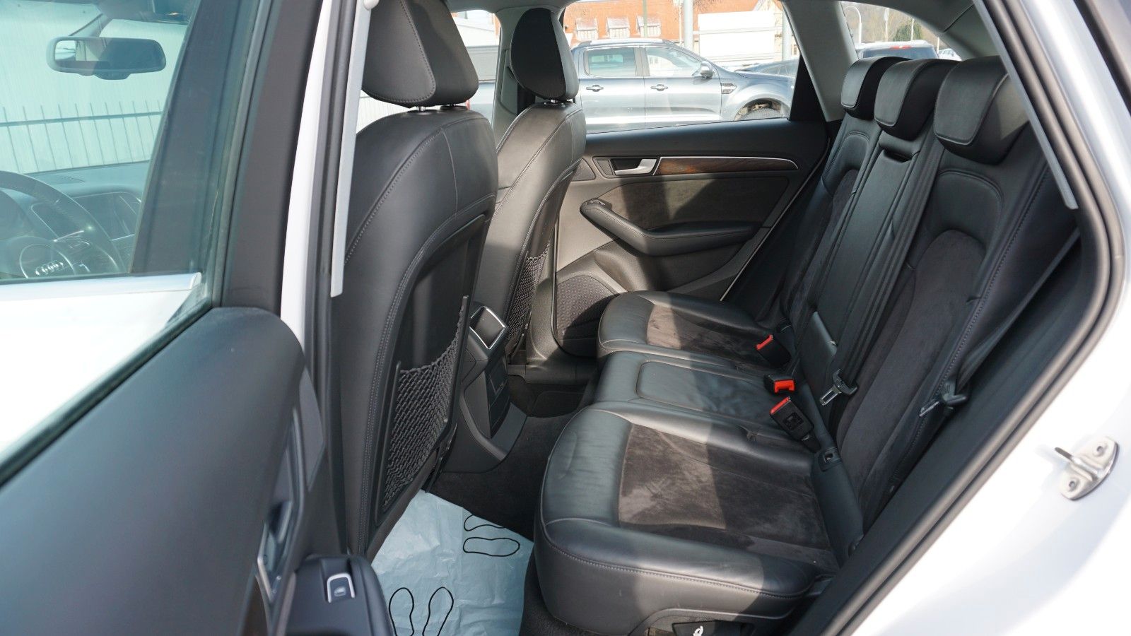 Fahrzeugabbildung Audi Q5 2.0 TDI 140 kW quattro, Standheizung, Pano