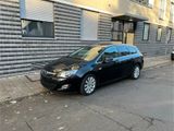 Opel Astra J 2.0 CDTI R - Opel Astra aus 2011 mit Diesel-Antrieb