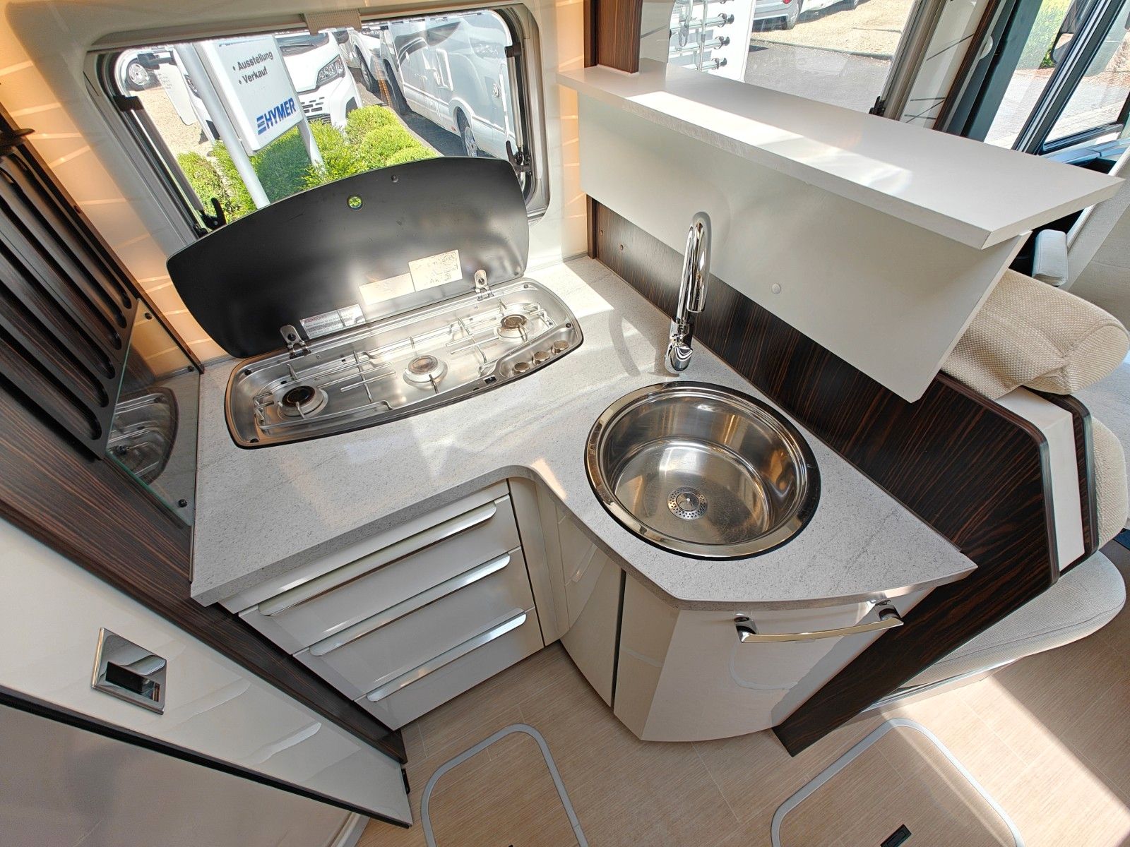Fahrzeugabbildung Bürstner Elegance I 728 G - 150PS, SAT, TV, Navi, 2x AGM