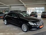 Mercedes-Benz E 220 CDI BlueEfficiency - Mercedes-Benz E 220: Cdi Blueefficiency