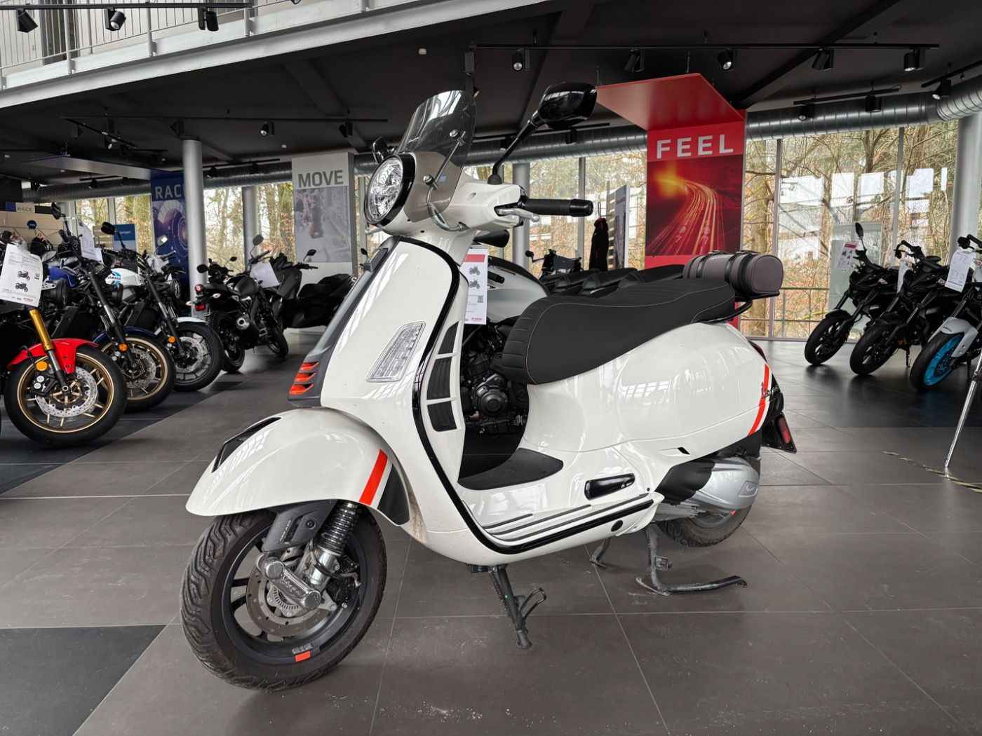 Fahrzeugabbildung Vespa GTS 300 Super Sport Arrow Auspuff