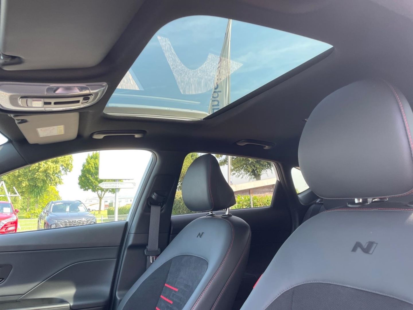 Fahrzeugabbildung Hyundai KONA 1.6T N-Line 4WD Ultimate Schiebedach Anhäng