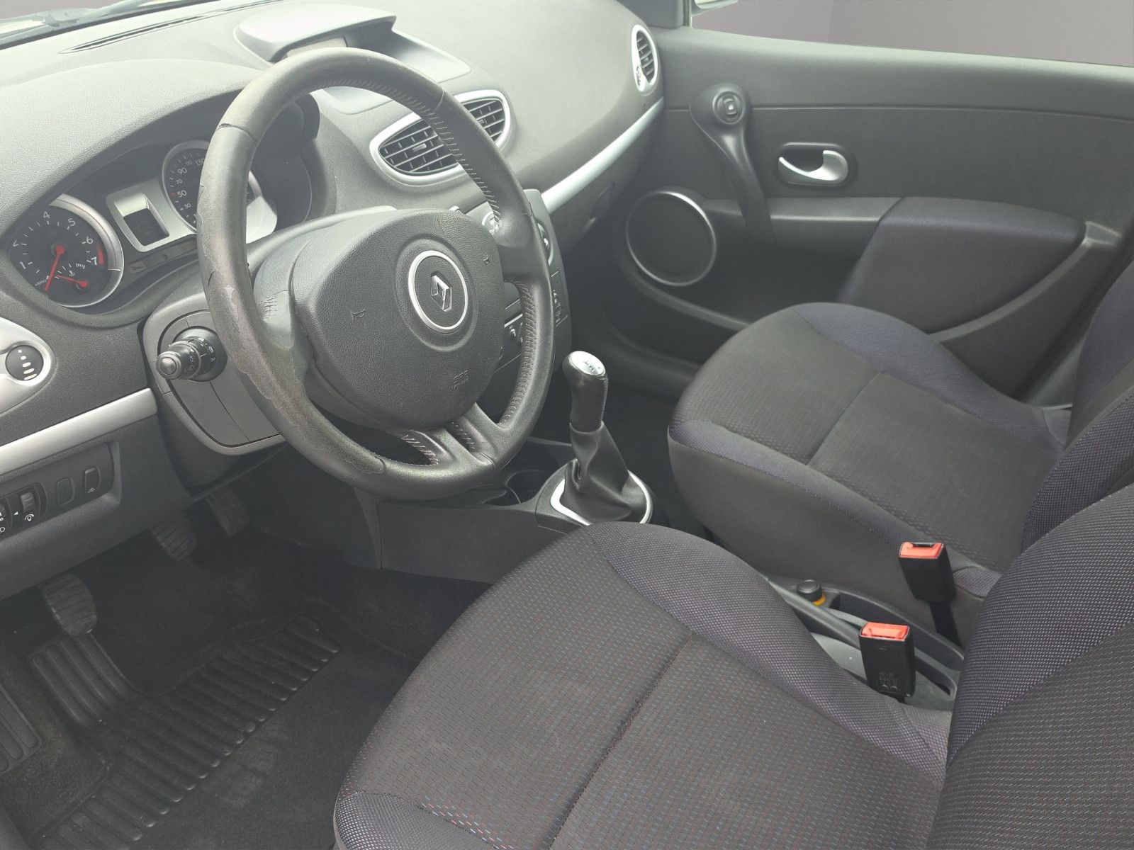 Fahrzeugabbildung Renault Clio Grandtour Edition Dynamique Tüv Service Neu
