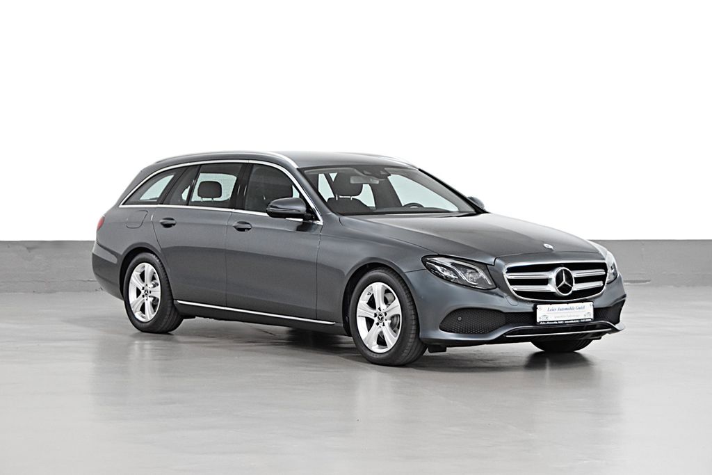 Image of Mercedes-Benz E 220