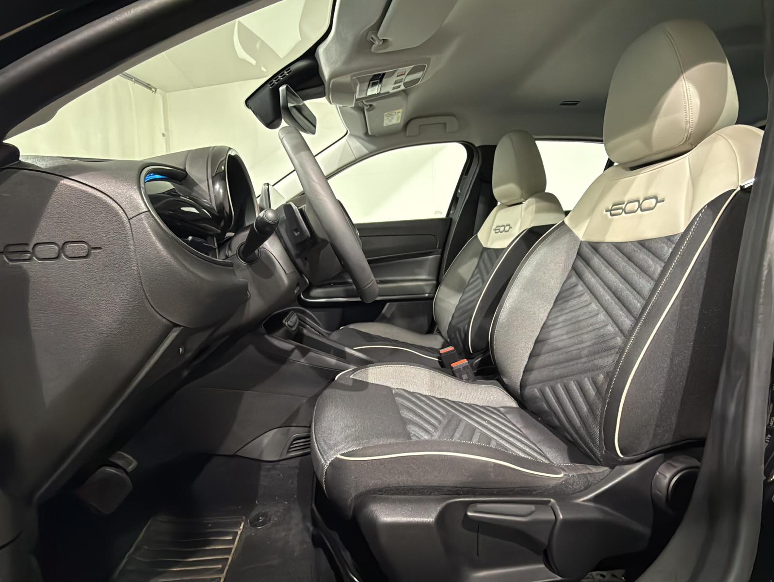 Fiat 600 Hybrid Autom.|PDC |KAMERA |SHZ |KEYLESS |17"