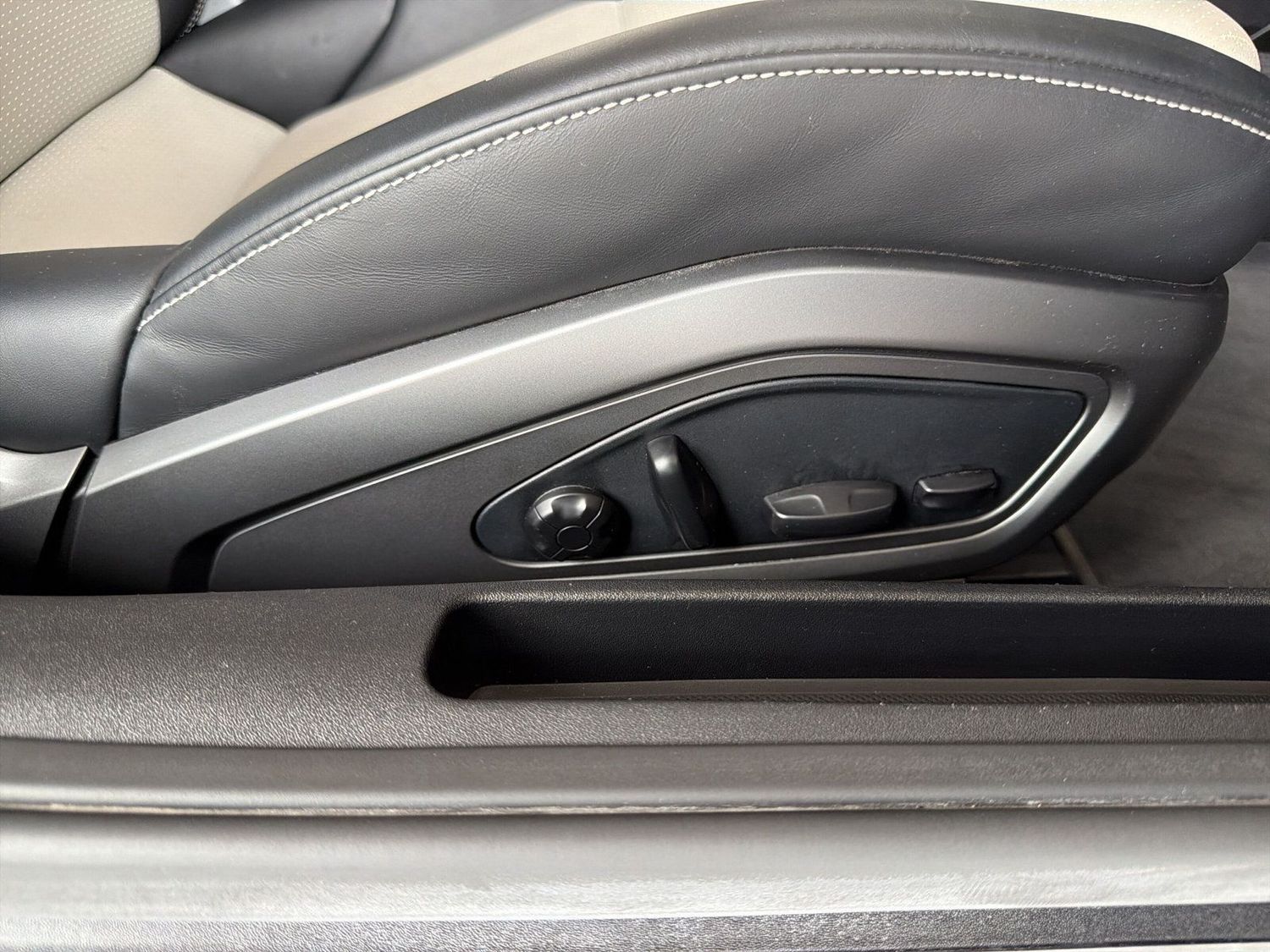 Porsche 992 Turbo Cabriolet BOSE PASM 360 APPROVED 5 27 foto 25