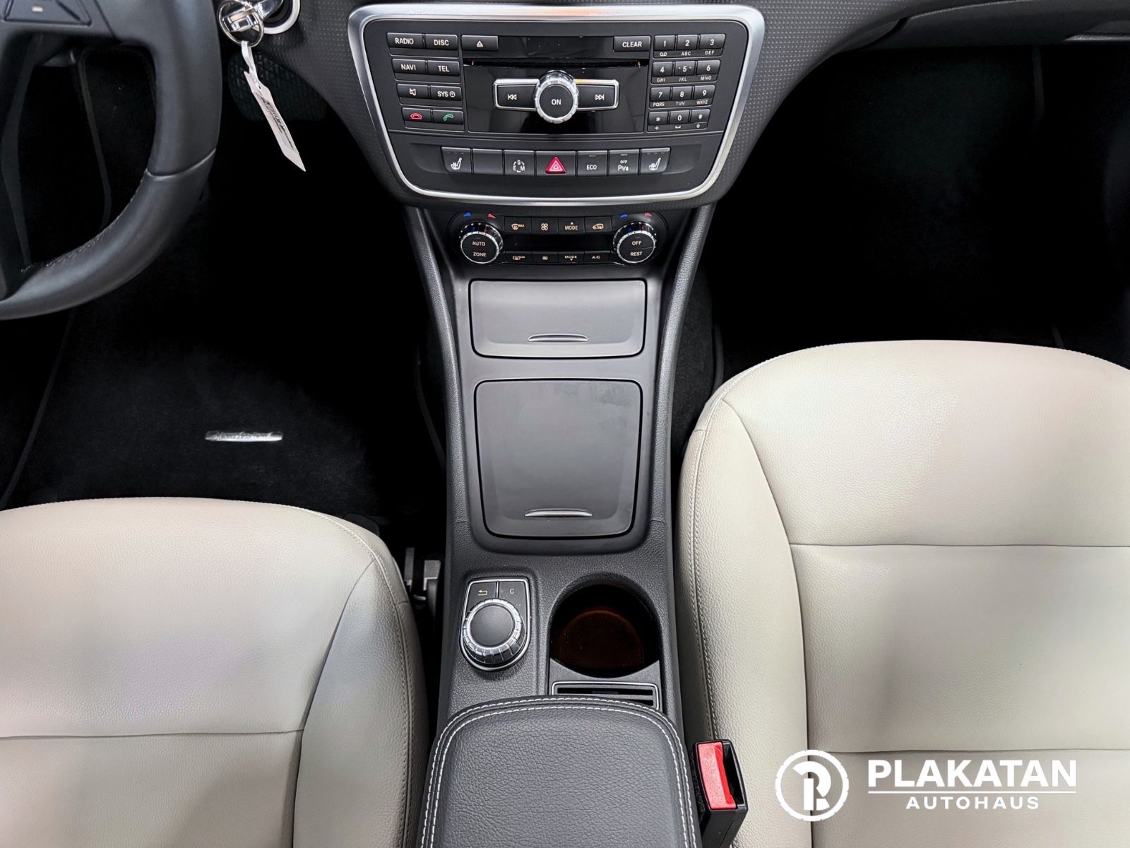 Fahrzeugabbildung Mercedes-Benz A 180 Style Bi-Xenon 1Hand MB-Service